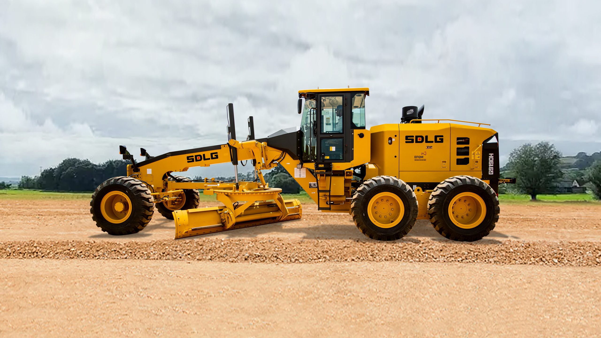 SDLG G9190Hi Motor Graders, three-quarter view