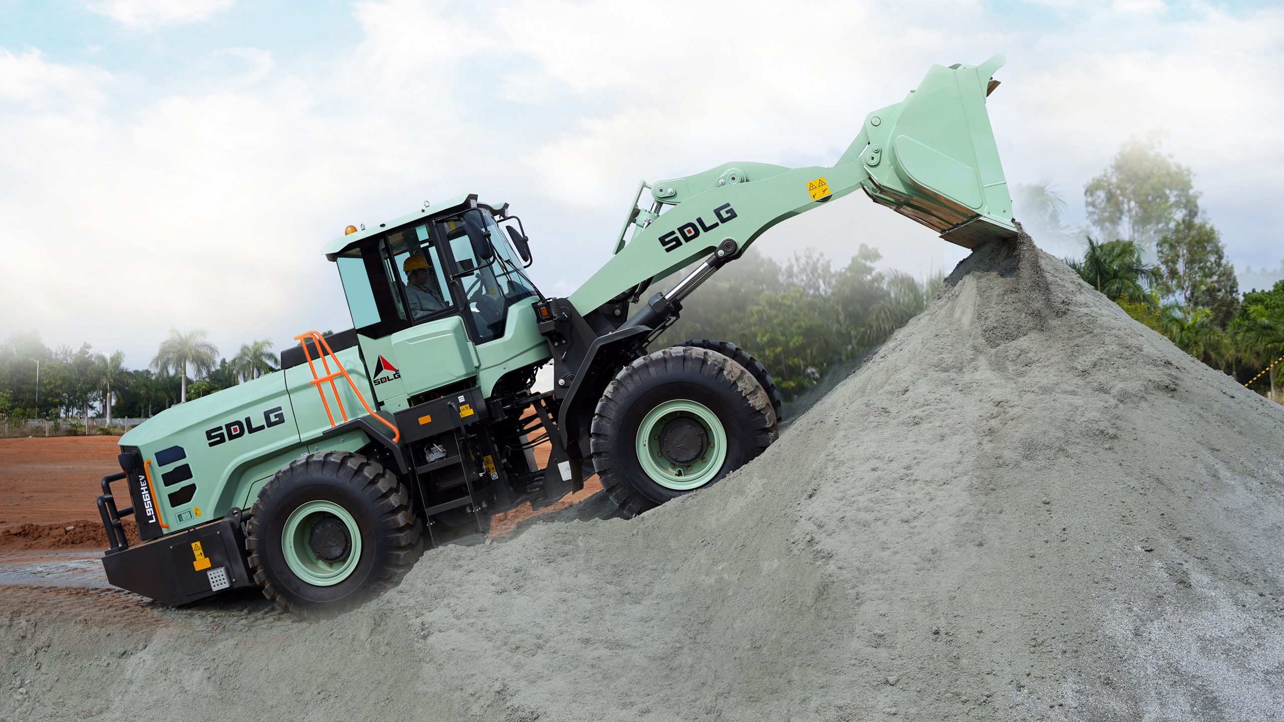 SDLG L956HEV Electric Wheel Loaders, three-quarter view